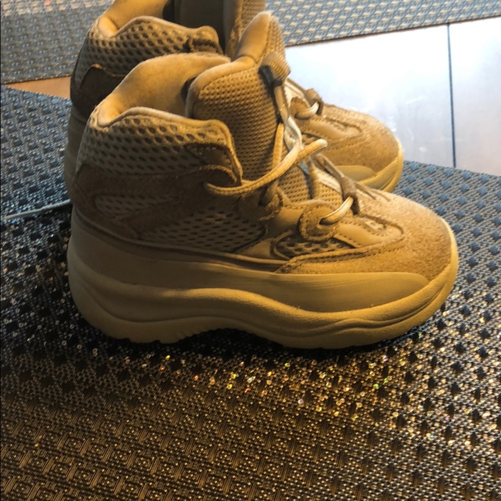 Yeezy Desert Boot Salt
